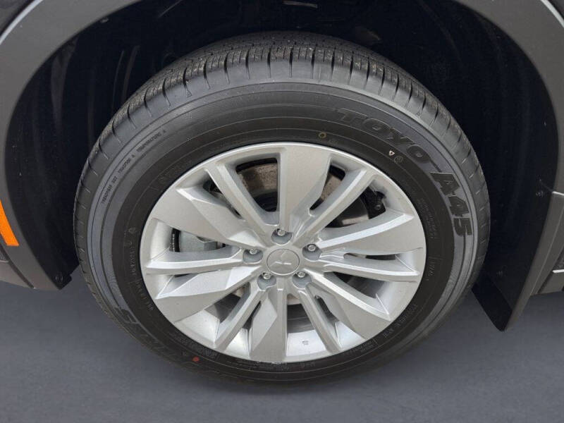 2025 Mitsubishi Outlander ES