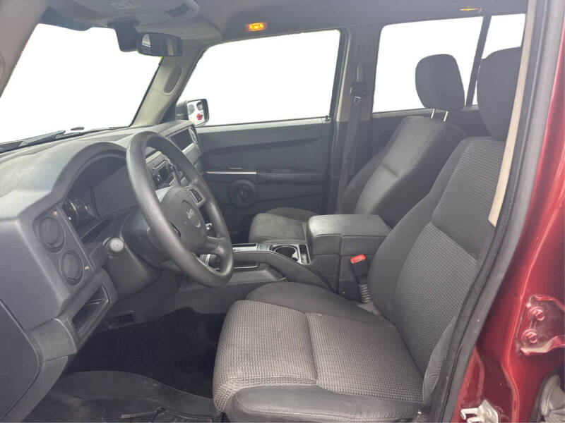 2008 Jeep Commander Sport