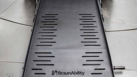 2025 Chrysler Voyager LX