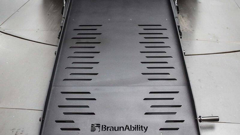 2025 Chrysler Voyager LX