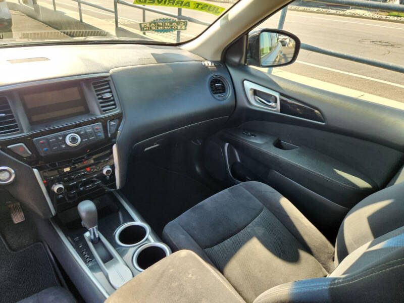 2015 Nissan Pathfinder S