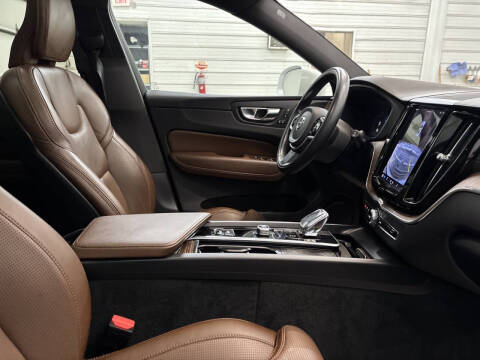 2022 Volvo XC60 B5 Inscription