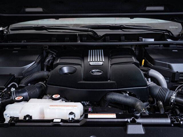 2022 Lexus LX 600 F SPORT Handling