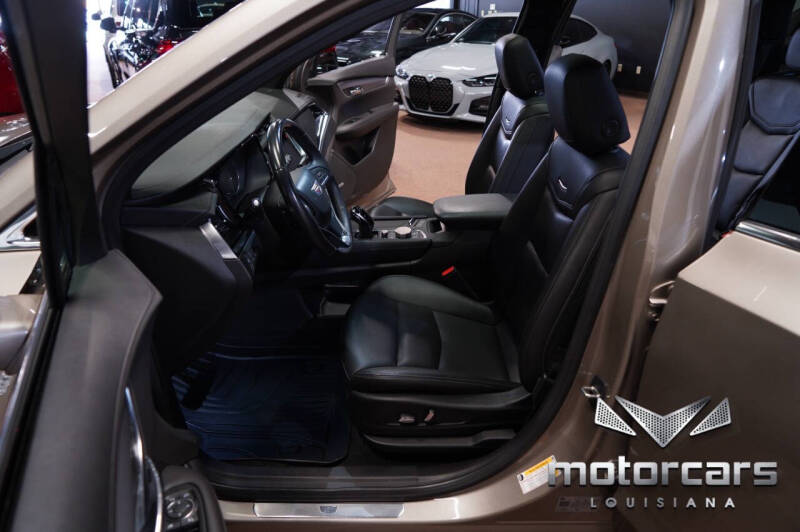 2022 Cadillac XT6 Luxury