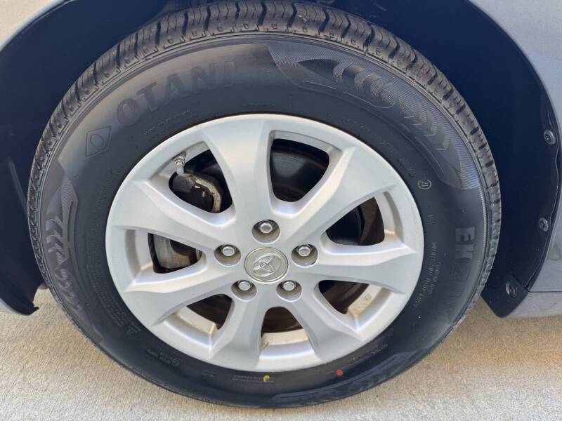 2011 Toyota Camry LE