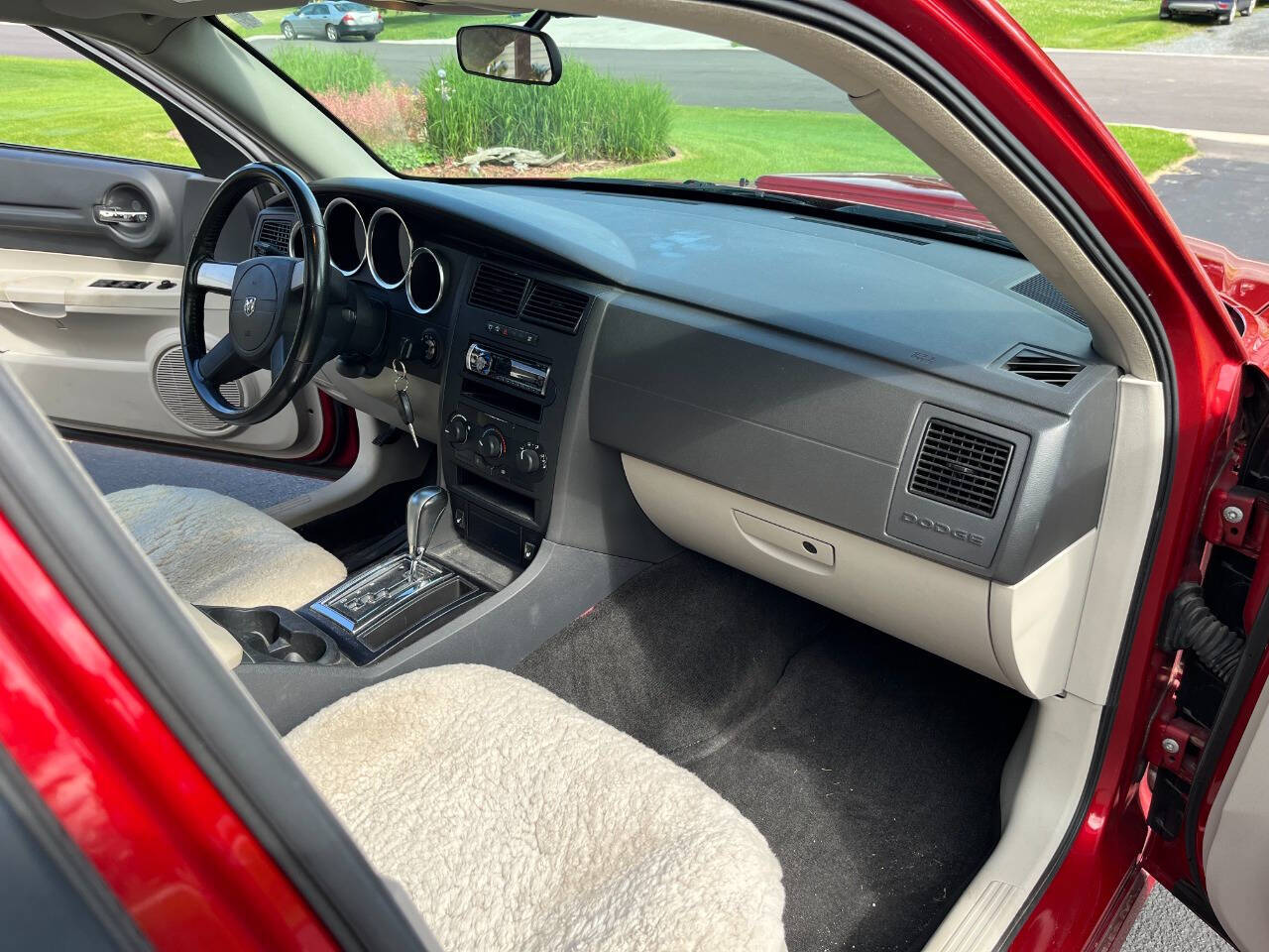 2005 Dodge Magnum 103