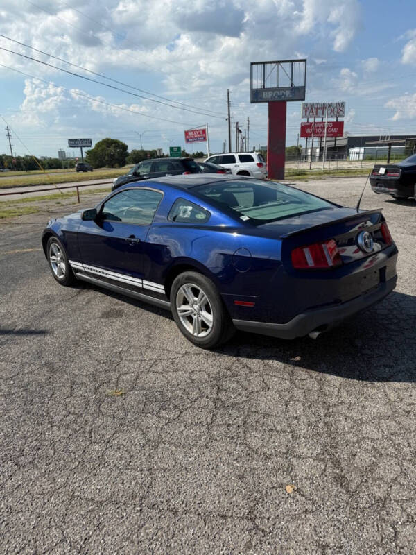 2011 Ford Mustang V6