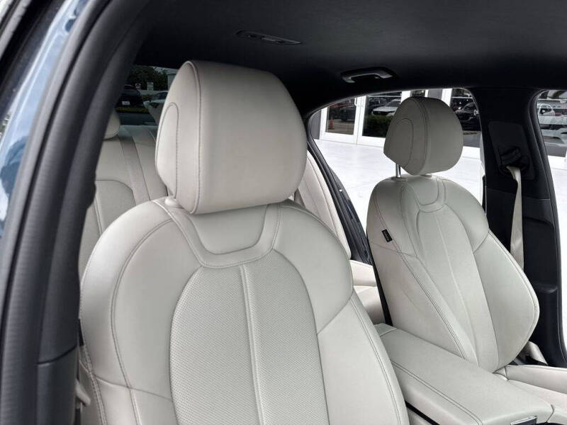 2024 Genesis G70