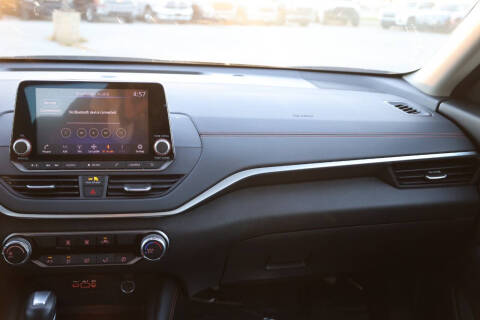 2022 Nissan Altima 2.5 SR