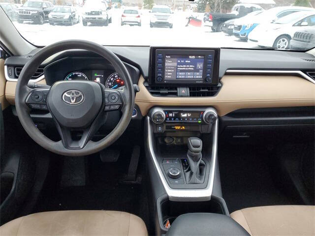 2022 Toyota RAV4 Hybrid XLE