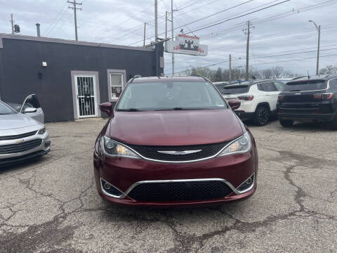 2017 Chrysler Pacifica Touring-L
