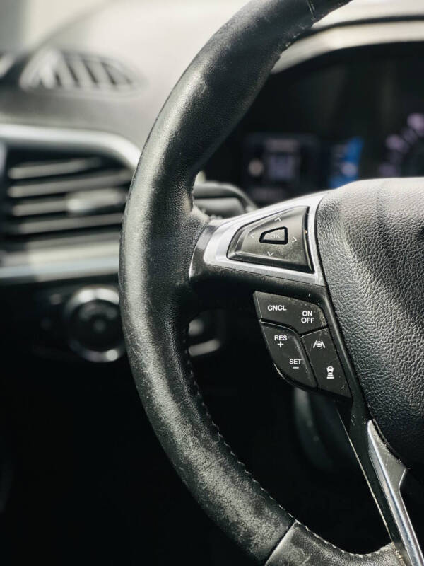 2022 Ford Edge Titanium