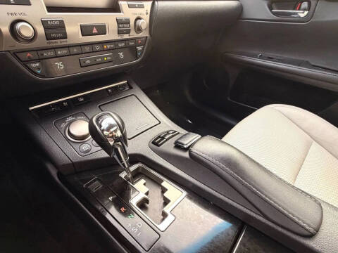 2013 Lexus ES 300h