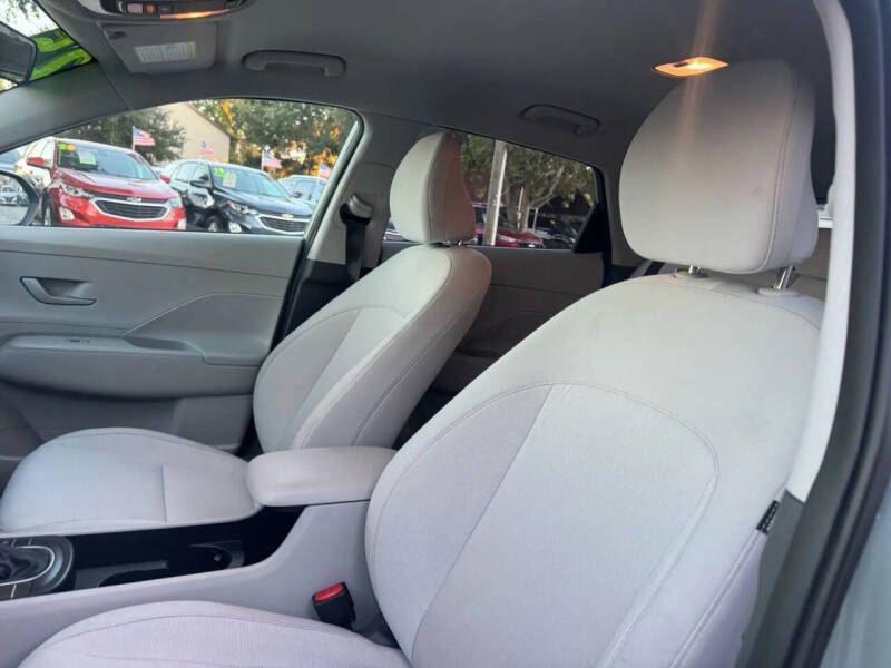 2025 Hyundai Kona SEL