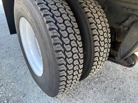 2022 Freightliner M2 106