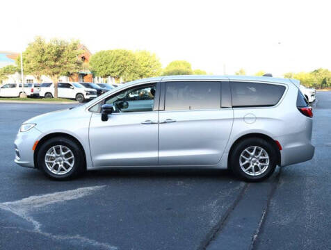 2024 Chrysler Pacifica Touring L