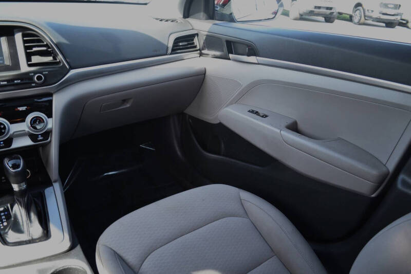 2019 Hyundai Elantra SE