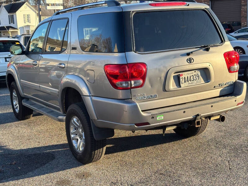 2005 Toyota Sequoia SR5