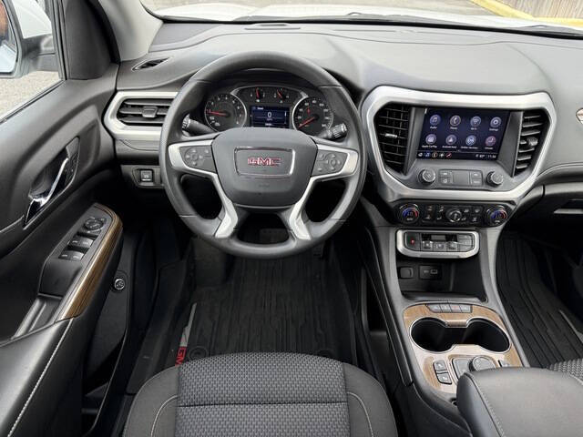 2022 GMC Acadia SLE