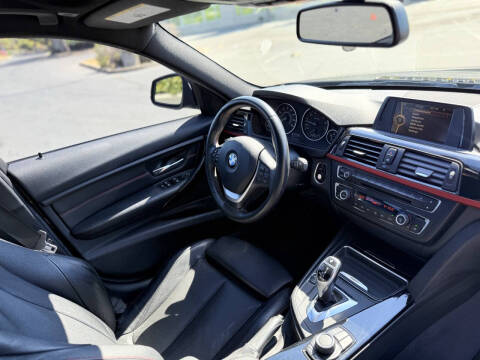 2012 BMW 3 Series 328i