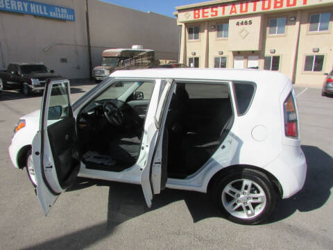 2011 Kia Soul +
