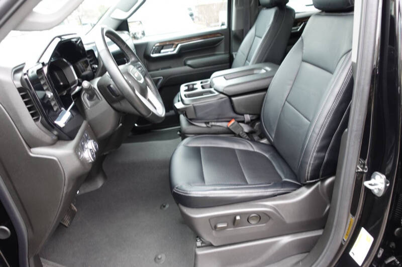 2024 GMC Sierra 1500 Elevation Standard