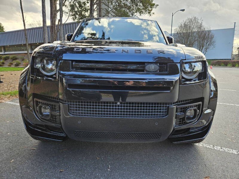 2024 Land Rover Defender 110 V8 P525