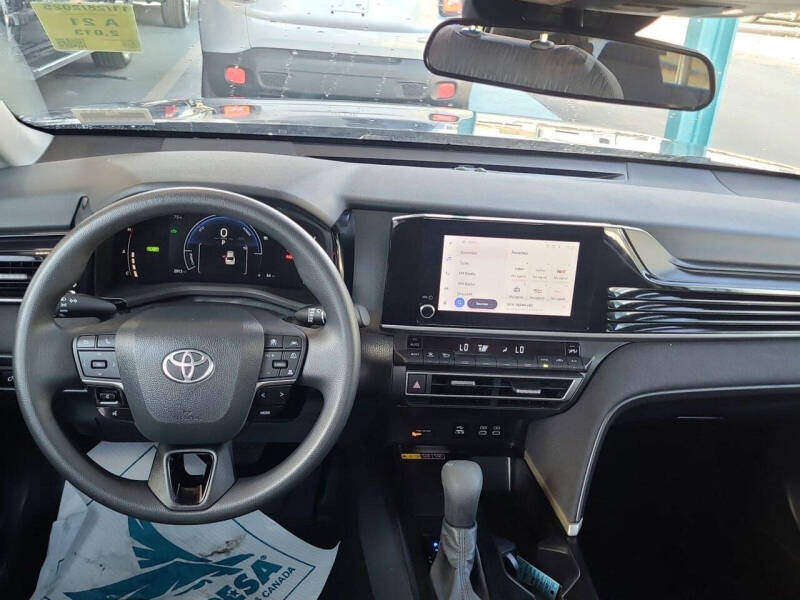 2025 Toyota Camry LE