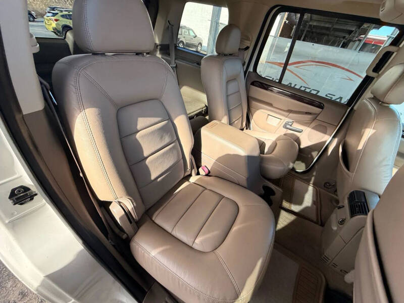 2004 Ford Explorer Limited