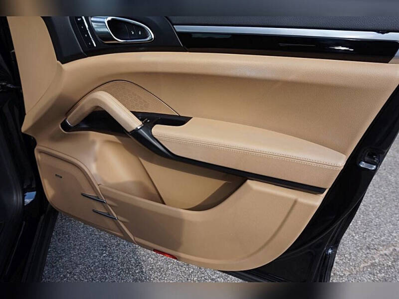 2014 Porsche Cayenne Platinum