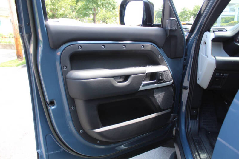 2023 Land Rover Defender 110 30th Anniversary Edition