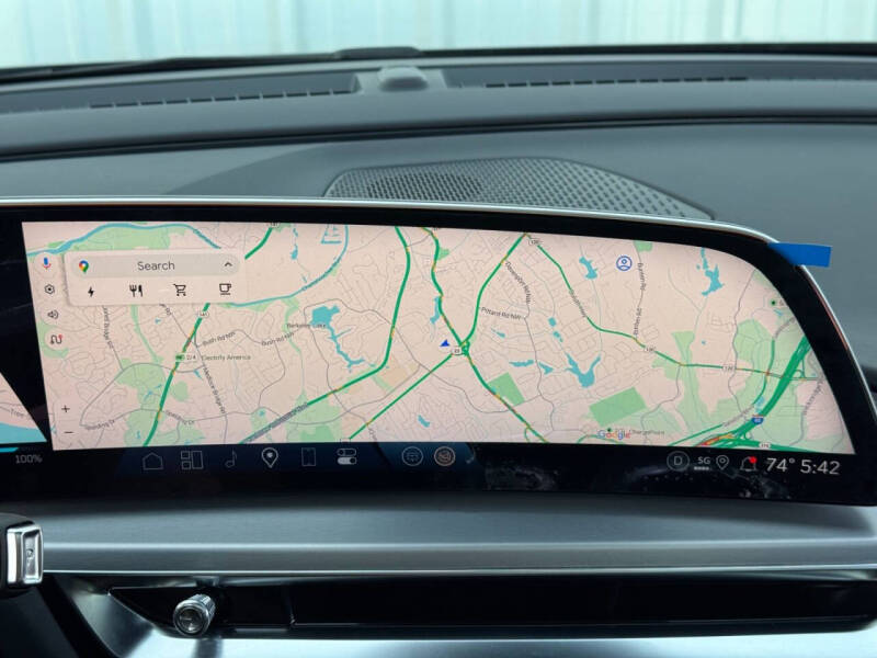 2025 Cadillac LYRIQ Luxury 2