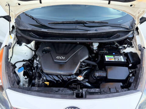 2013 Kia Rio 5-Door SX