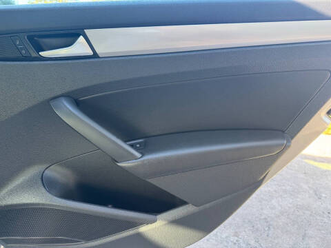 2015 Volkswagen Passat 1.8T Limited Edition