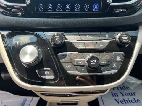 2017 Chrysler Pacifica Touring-L Plus