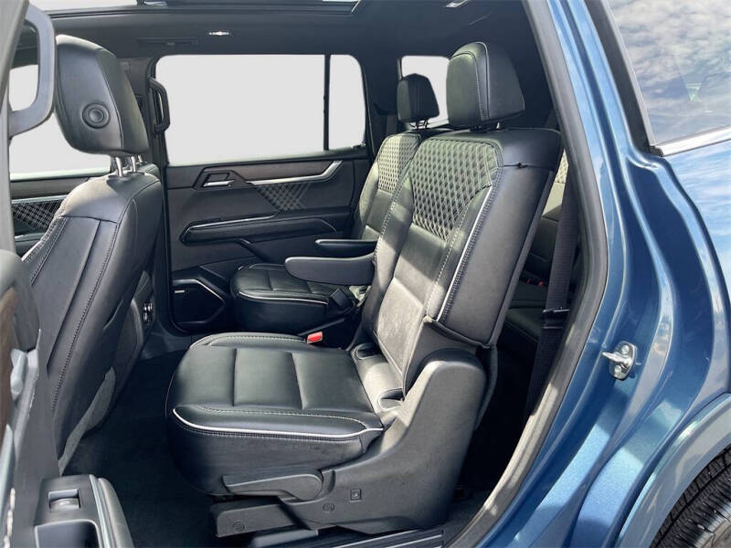 2024 GMC Acadia Denali