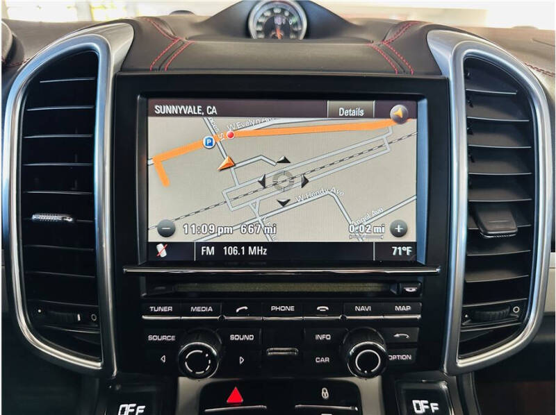 2013 Porsche Cayenne GTS