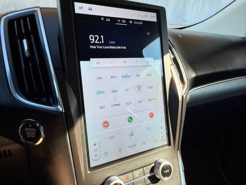 2021 Ford Edge Titanium