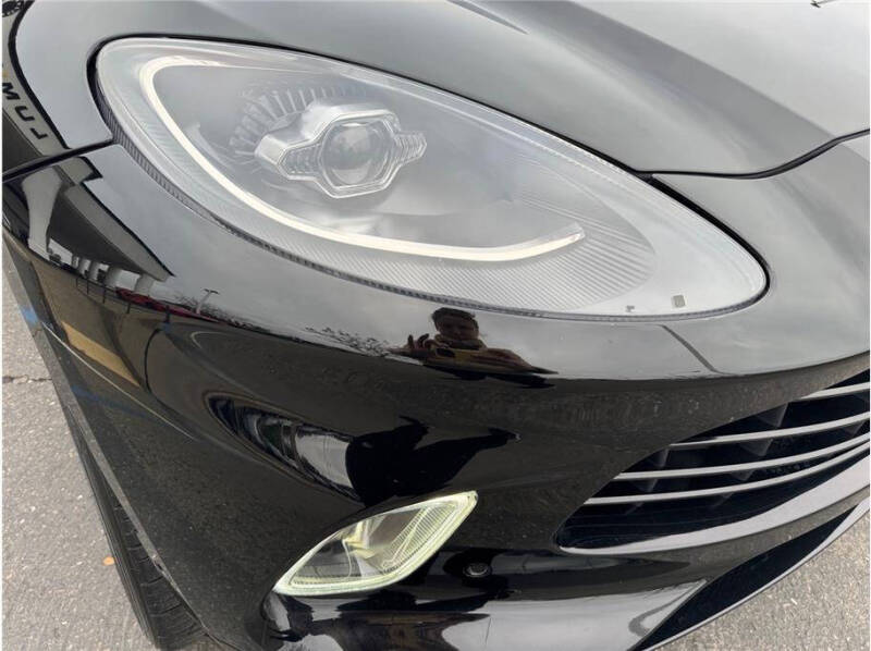 2021 Aston Martin DBX