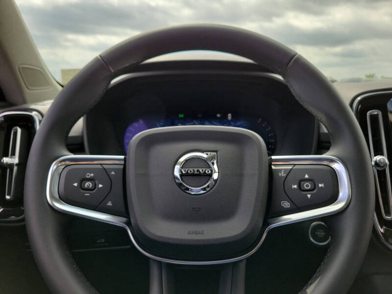 2026 Volvo XC40 B5 Plus