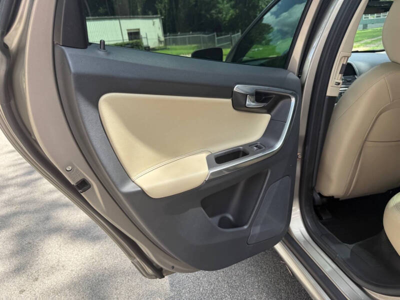 2016 Volvo XC60 T5 Drive-E Premier