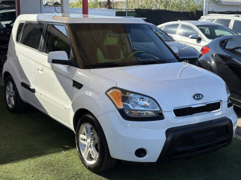 2010 Kia Soul +