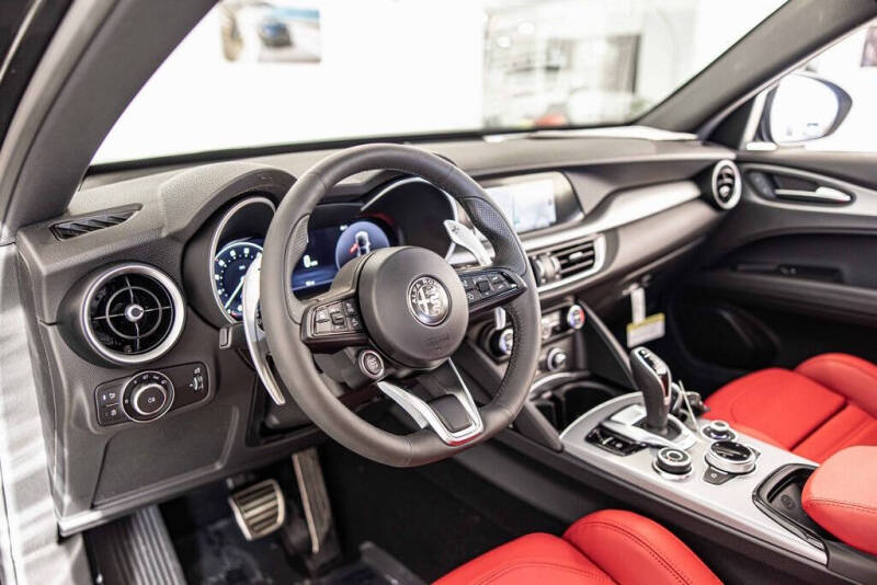 2025 Alfa Romeo Stelvio