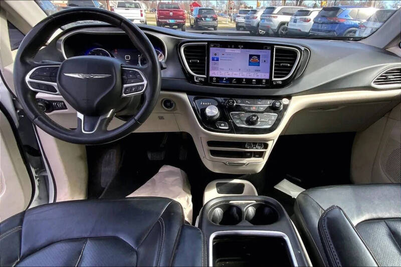2022 Chrysler Pacifica Touring L
