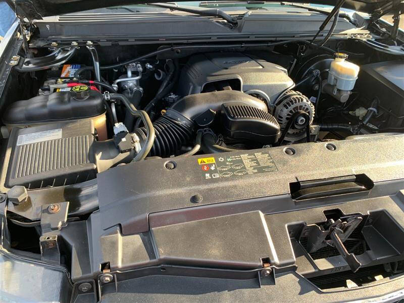 2013 Chevrolet Avalanche LS Black Diamond