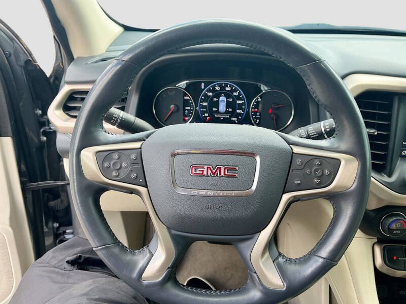 2022 GMC Acadia Denali