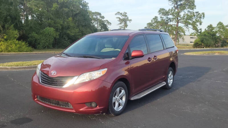 2011 Toyota Sienna LE 8-Passenger