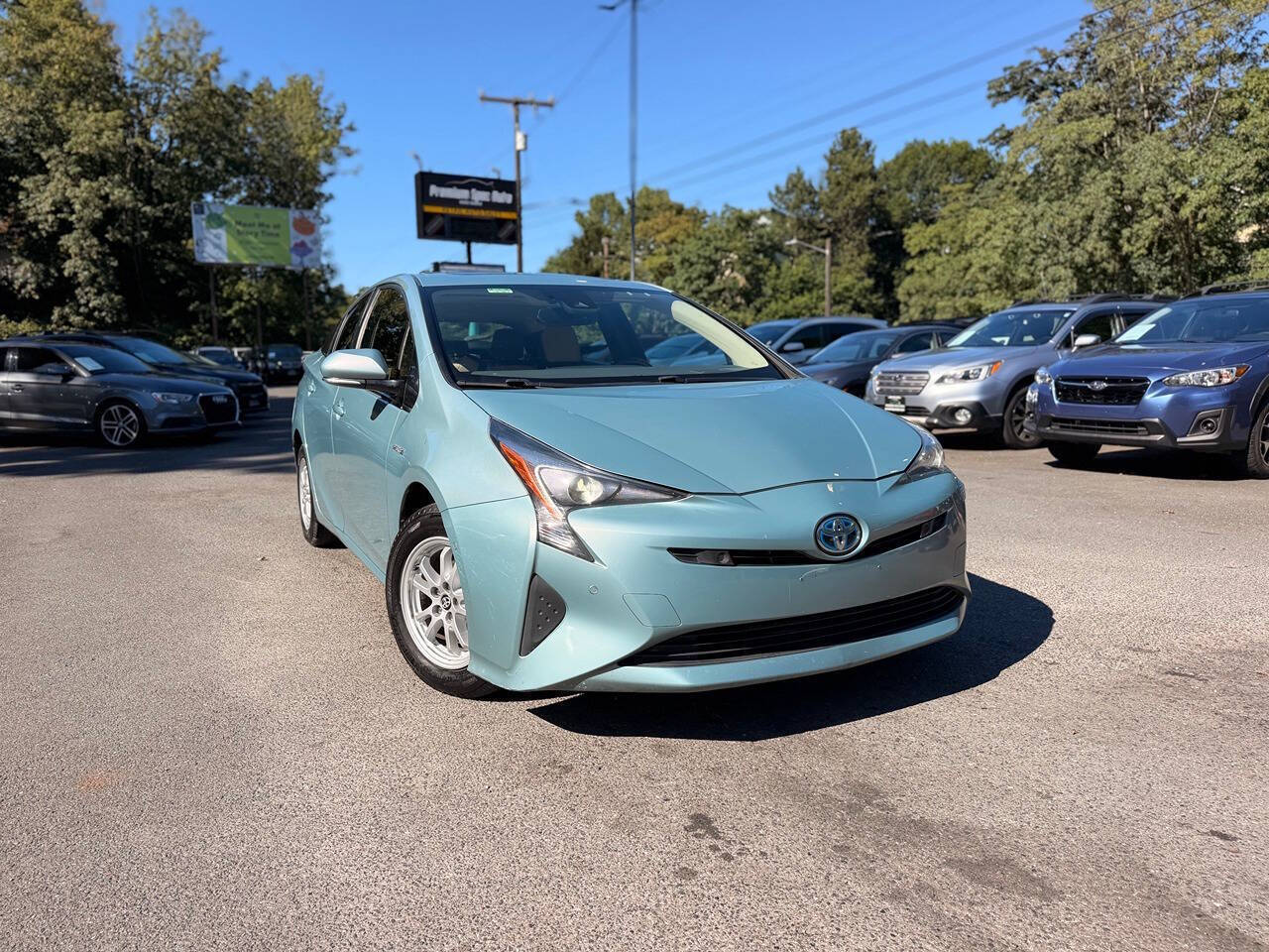 2016 Toyota Prius Four's photo