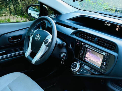 2015 Toyota Prius c One