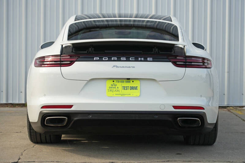 2018 Porsche Panamera 4